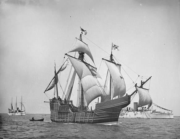 Historische Aufnahmen (wieder aus den tiefsten Tiefen des Archivs der UZH!!) der Santa Maria, das Schiff von Kolumbus. 
