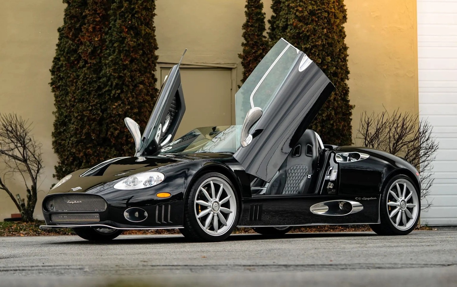 Spyker C8 Spyder
https://rmsothebys.com/auctions/am22/lots/r0058-2006-spyker-c8-spyder/
