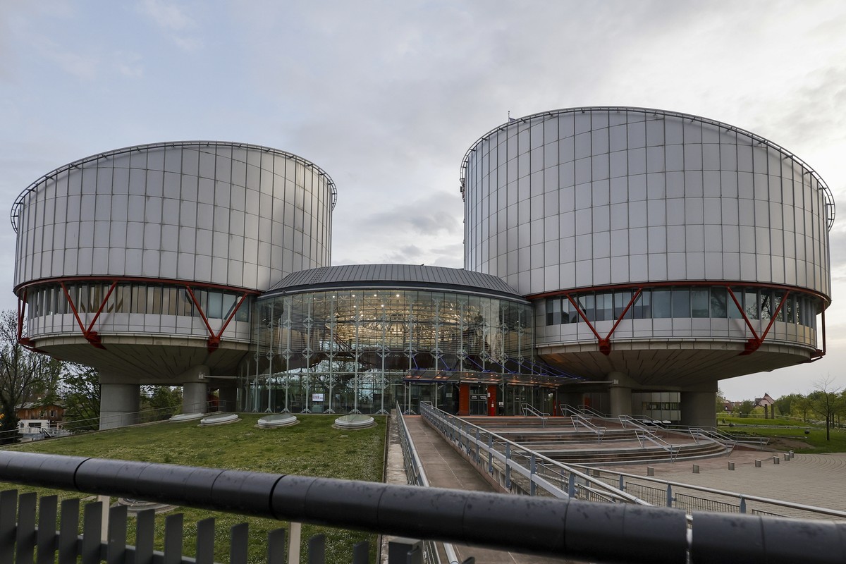 epa11266821 Outside view of the European court of Human Rights (ECHR), before the judgment in a case against different European countries accused of climate inaction, at the European Court of Human Ri ...