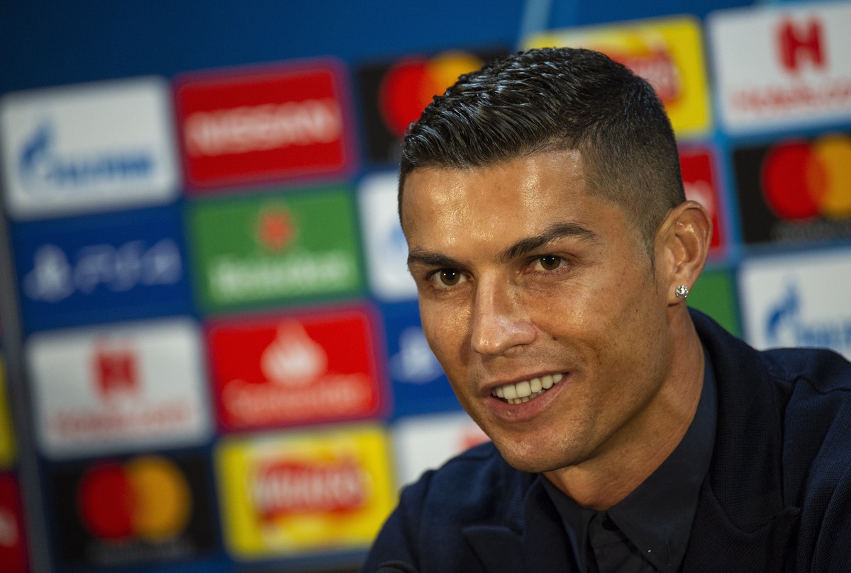 epa07111868 Juventus' Cristiano Ronaldo attends a press conference in Manchester, Britain, 22 October 2018. Juventus FC will face Manchester United in their UEFA Champions League group H soccer m ...