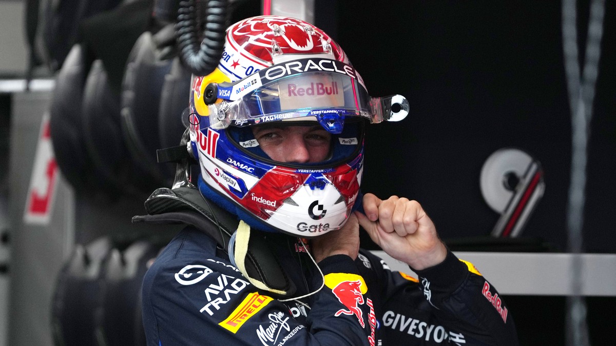 Red Bull driver Max Verstappen of the Netherlands prepares for the Singapore Formula One Grand Prix race in Singapore, Sunday, Oct. 11, 2026. (AP Photo/Ng Han Guan)
Max Verstappen