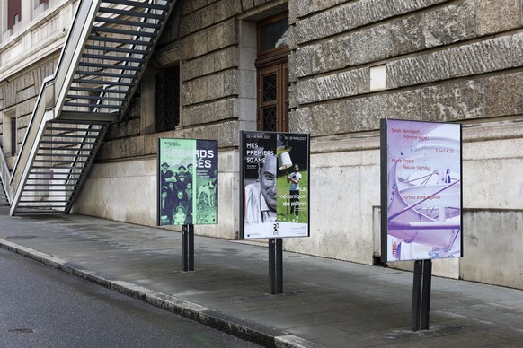 Des affiches culturelles collees sur des panneaux publicitaires exclusivement reserves a l&#039;affichage d&#039;informations culturelles sont photographiees, ce vendredi 10 mars 2023 a Geneve. Les ci ...