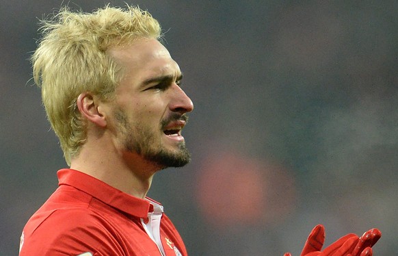 epa05685000 Munich&#039;s Mats Hummels reacts during the German Bundesliga soccer match between Bayern Munich and RB Leipzig in Munich, Germany, 21 December 2016. 

(EMBARGO CONDITIONS - ATTENTION:  ...