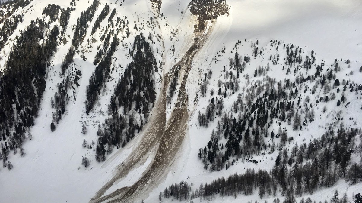 HANDOUT - Sicht auf den Lawinenniedergang
im Vallon d'Arbi bei Riddes VS, am Freitag, 16. Maerz 2018. Am Samstag wurde eine zweite verschuettete Person tot aus den Schneemassen geborgen. Ein erst ...