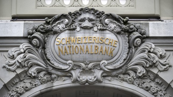 epa11028223 The facade of the Swiss National Bank SNB at the Federal Square (Bundesplatz) prior to an end-of-year press conference of Swiss National Bank (SNB BNS), in Bern, Switzerland, 14 December 2 ...