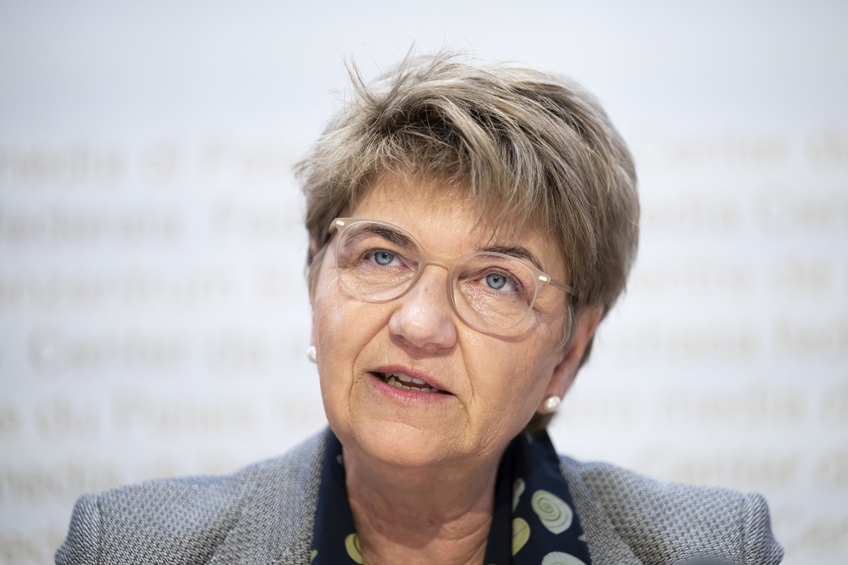 Bundespraesidentin Viola Amherd spricht an einer Medienkonferenz ueber die Olympische und Paralympische Winterspiele 2038 in der Schweiz und zur die Bekanntgabe der neuen Direktorin des Bundesamtes fu ...