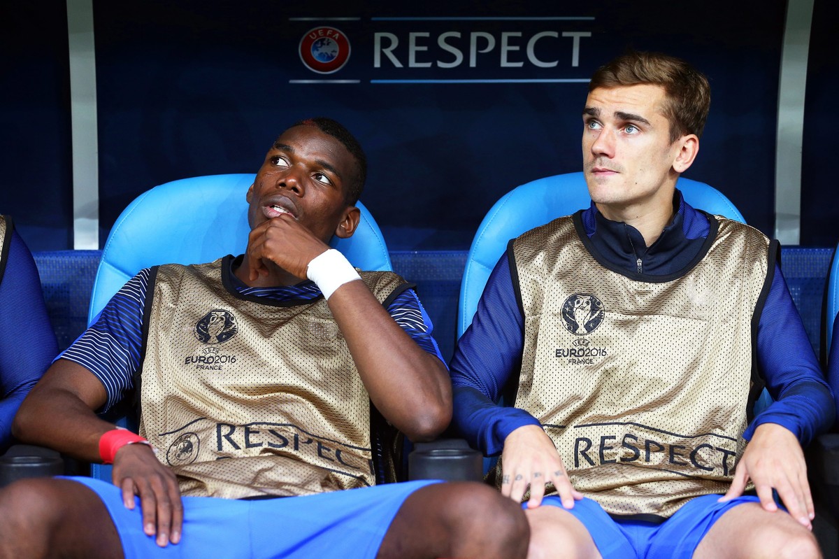 Die beiden Stars Pogba und Griezmann zuerst nur auch der Bank.