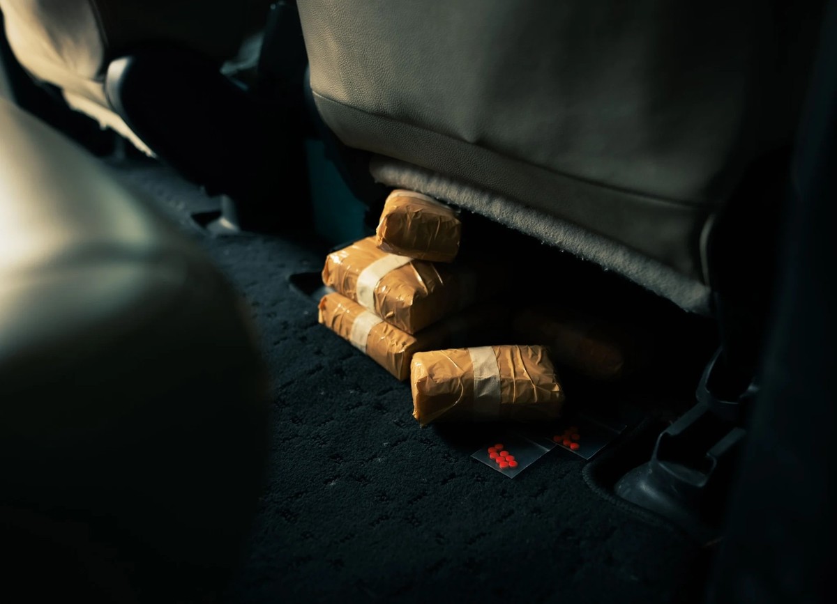 Unter einem Sitz im Auto mit Schweizer Kennzeichen fand die deutsche Polizei ein Kilo Kokain. Das Auto kam aus Holland und war vermutlich unterwegs in die Schweiz.