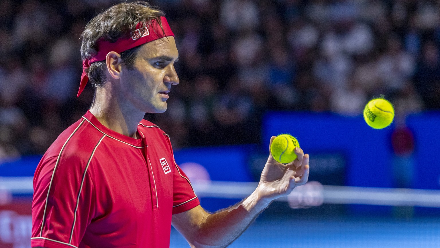 ARCHIVBILD ZUR MELDUNG, DASS ROGER FEDERER ERST 2021 AUF DIE ATP-TOUR ZURUECKKEHREN WIRD - Switzerland&#039;s Roger Federer during his first round match against Germany&#039;s Peter Gojowczyk at the S ...