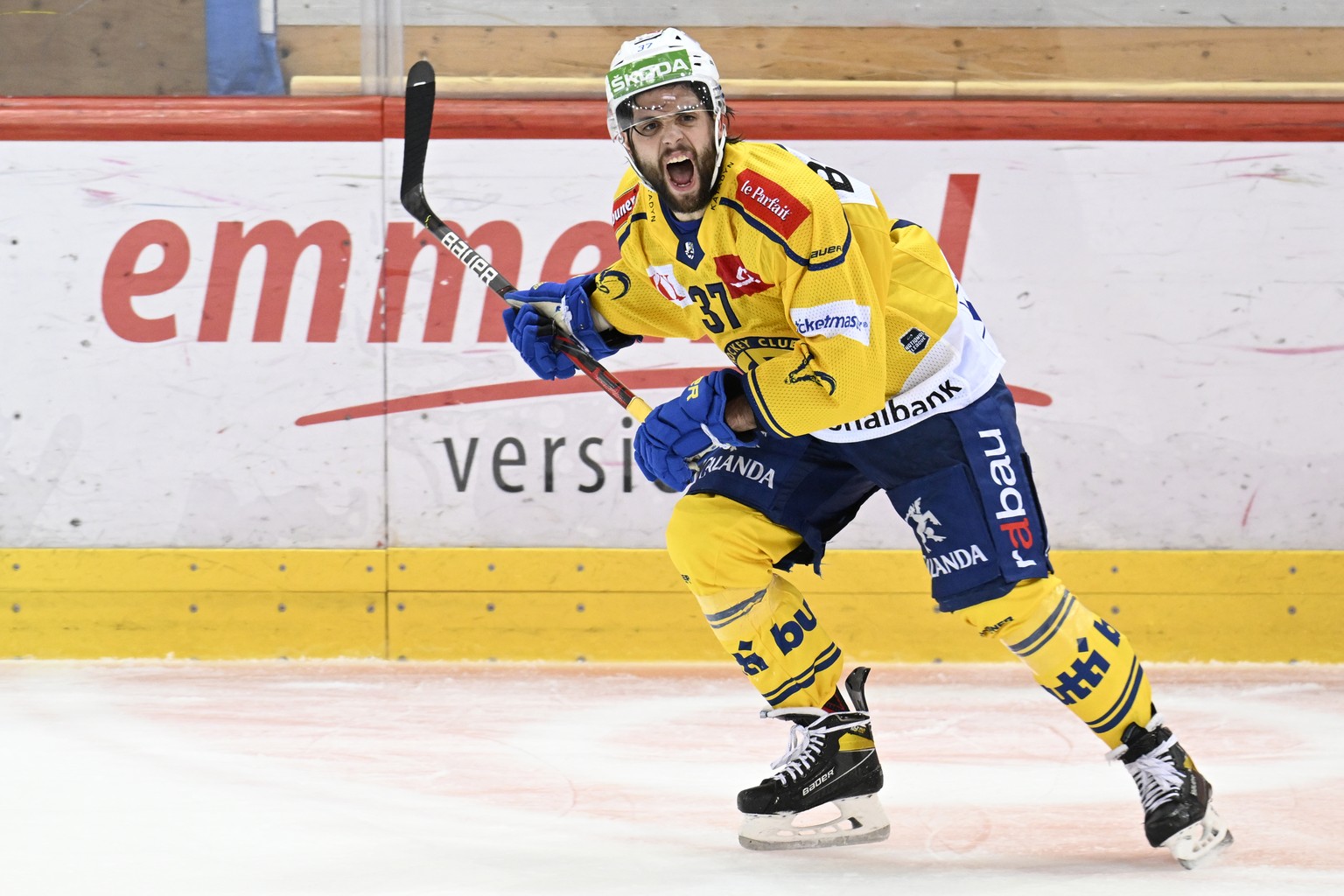 Davos Julian Schmutz, waehrend dem Qualifikations-Spiel der National League, zwischen den SCL Tigers und dem HC Davos, am Freitag 30. September 2022, im Ilfisstadion in Langnau. (KEYSTONE/Marcel Bieri ...