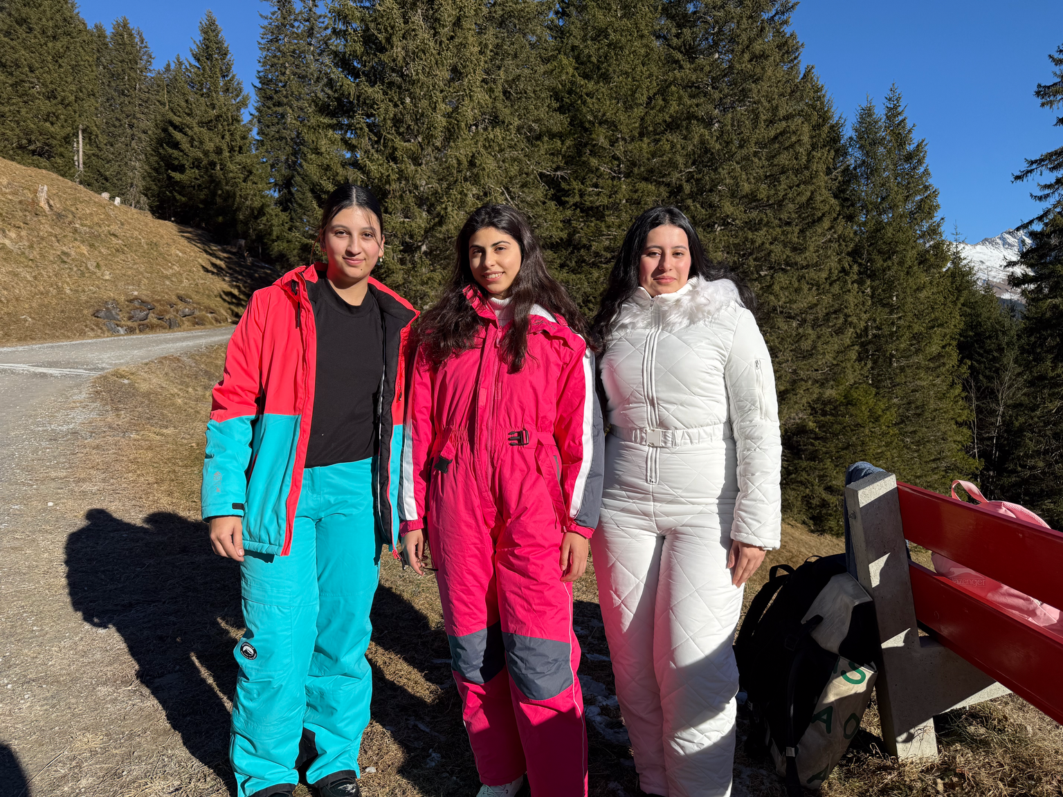 Line, Maya und Basma in Elm