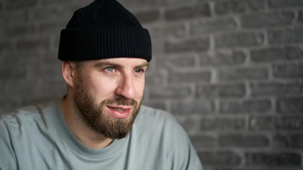 Le hockeyeur suisse Benjamin Neukom, passé par Gottéron, Langnau et Olten, a annoncé fin février la fin de sa carrière professionnelle, plusieurs mois après un accident lors duquel son œil gauche a ét ...