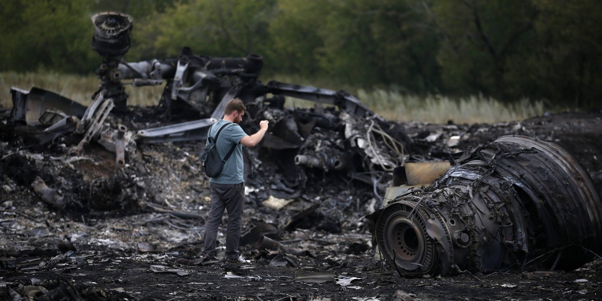 Trümmer der abgeschossenen Maschine bei Grabowe in der Ostukraine.