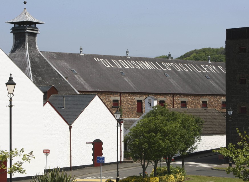 CORRECTS THE LOCATION AND THE NAME OF THE DISTILLERY FILE - This is a June 1, 2007 file photo of the Old Bushmills Distillery in County Antrim Northern Ireland. British drinks company Diageo says it i ...