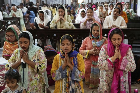 Christians attend a prayer services for late Pope Francis at the St. Anthony Church in Lahore, Pakistan, Tuesday, April 22, 2025. (AP Photo/K.M. Chaudary)
Pakistan Obit Pope Francis Global Reax