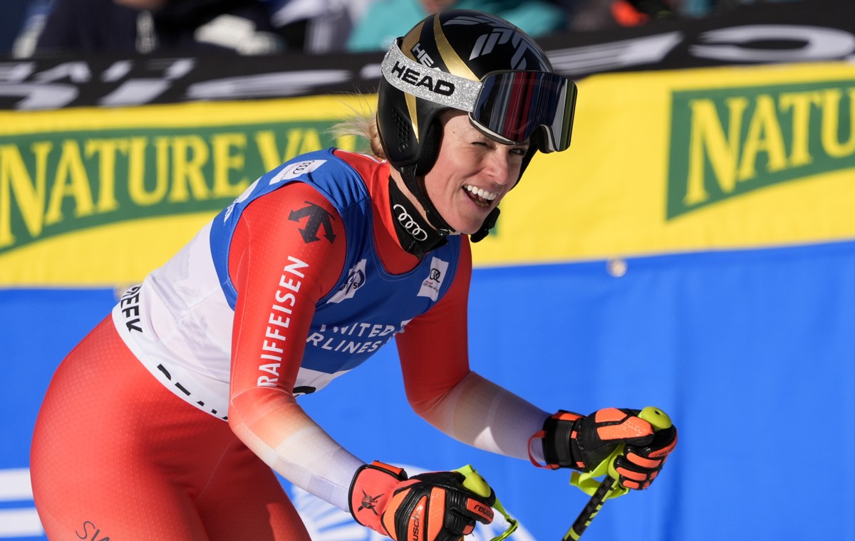 Switzerland's Lara Gut-Behrami reacts after competing in the women's World Cup downhill skiing race, Saturday, Dec. 14, 2024, in Beaver Creek, Colo. (AP Photo/Robert F. Bukaty)