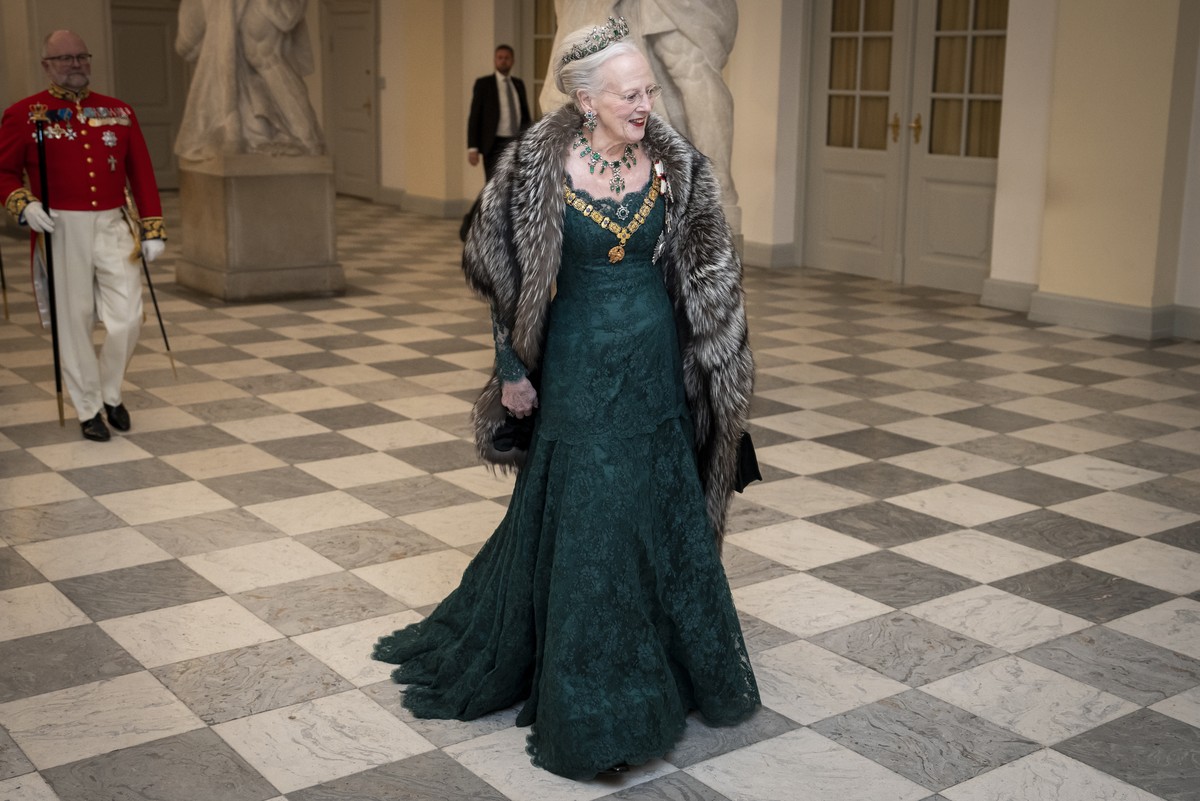 epa10961308 Danish Queen Margrethe II arrives for a State Banquet in honor of Spain's king and queen at Christiansborg Castle in Copenhagen, Denmark, 06 November 2023. The Spanish royal couple is ...
