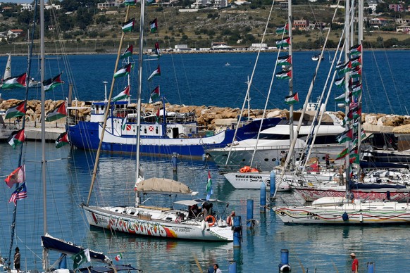 epa12915460 Vessels participating in the Global Sumud Flotilla (GSF) depart from the Port of Xiphonia in Augusta, near Syracuse, Sicily island, southern Italy, 26 April 2026. The boats are part of the ...