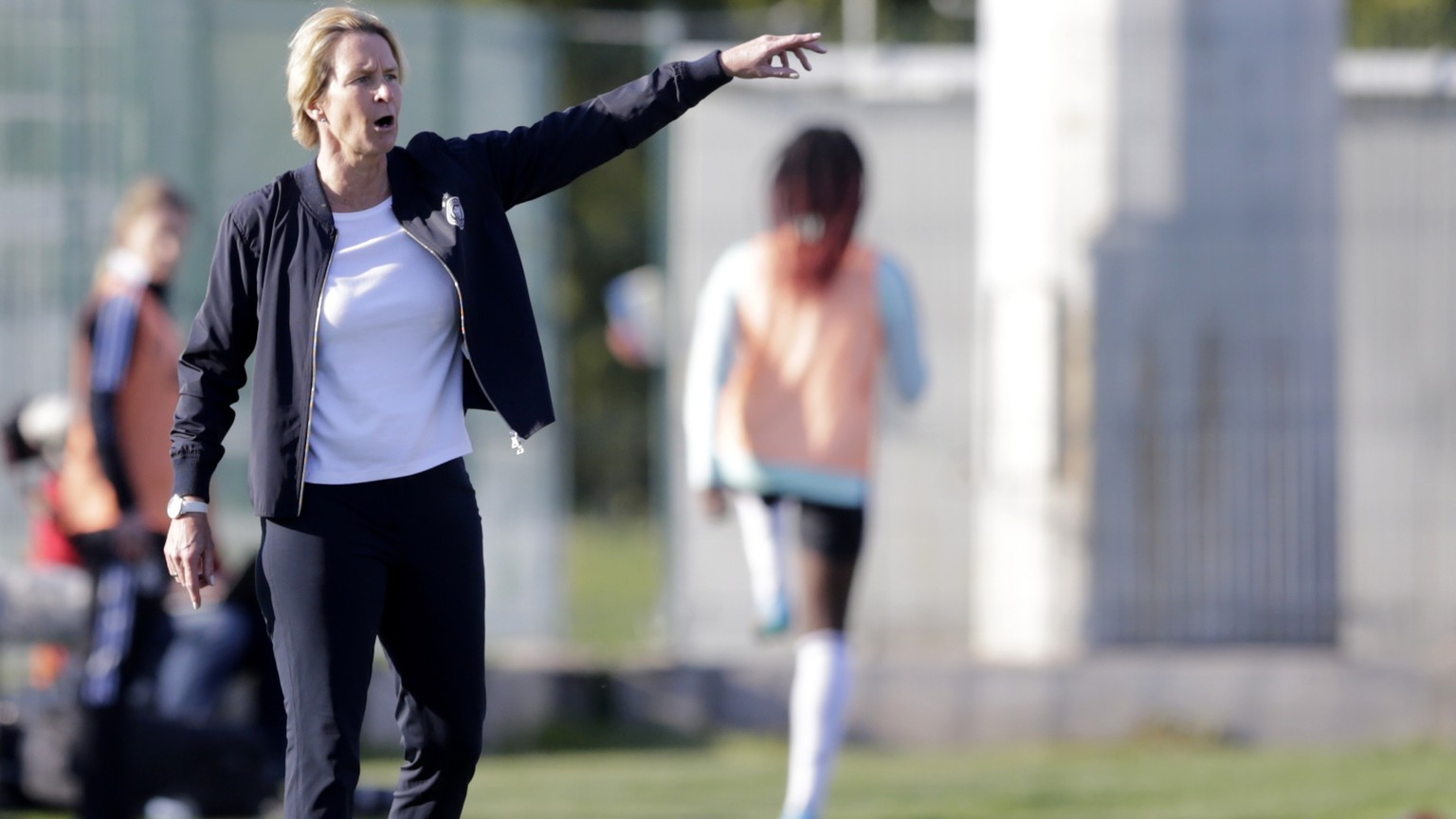 epa09886223 Germany&#039;s coach Martina Voss-Tecklenburg reacts during the FIFA Women&#039;s World Cup qualifying soccer match between Serbia and Germany in Stara Pazova, Serbia, 12 April 2022. EPA/A ...