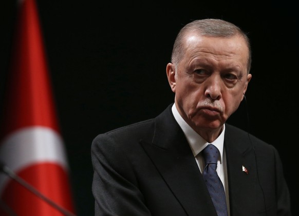 epa10535346 Turkish President Recep Tayyip Erdogan attends a press conference after a meeting with Iraqi Prime Minister Mohammed Shia&#039; al-Sudani at the Presidential Palace in Ankara, Turkey, 21 M ...