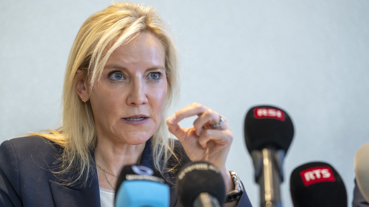 Celine Amaudruz, la vice-presidente de l'UDC Suisse et conseillere nationale, s'exprime lors d'une conference de presse pour annoncer sa candidature a la succession de Guy Parmelin au C ...