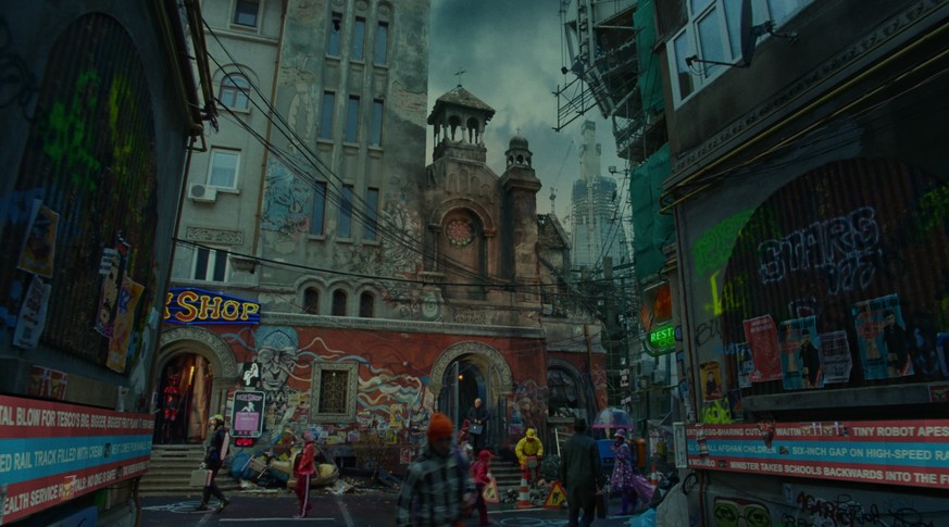 Die opulent-grotesken Strassenszenen wurden in Bukarest gedreht.