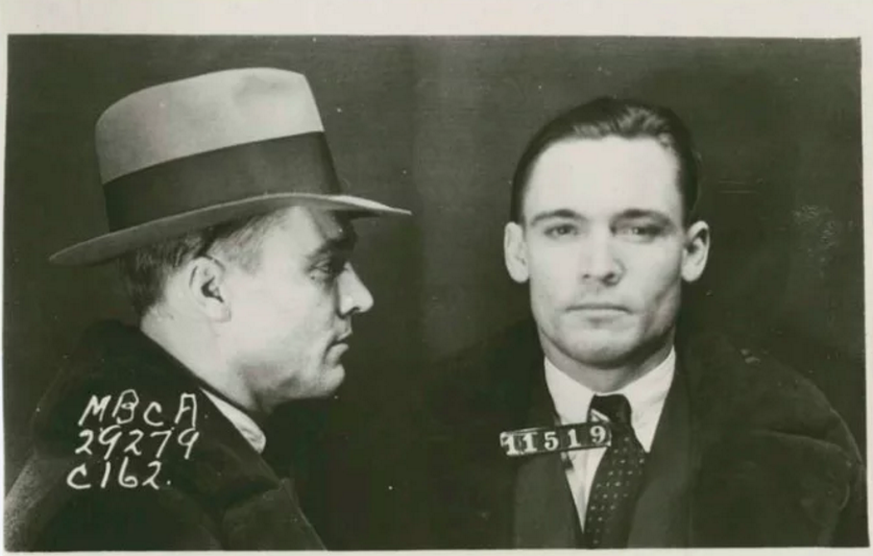 http://www2.mnhs.org/library/findaids/pubsaf08.xml Leonard Barton mugshot historische polizeibilder
