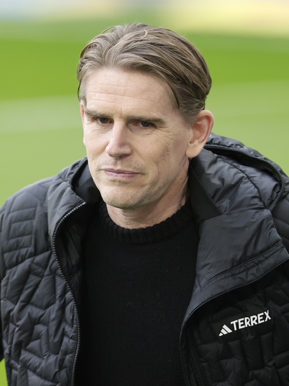 epa11851786 Munich sporting director Christoph Freund looks before the German Bundesliga soccer match between SC Freiburg and FC Bayern Munich in Freiburg, Germany, 25 January 2025. EPA/RONALD WITTEK  ...