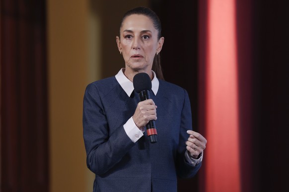 epa11741875 Mexican President Claudia Sheinbaum speaks during a press conference at the National Palace in Mexico City, Mexico 26 November 2024. Sheinbaum addressed the threats of tariffs by US Presid ...