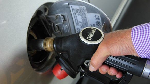 Dieselkraftstoff, diesel, Tanken (SYmbolbild)