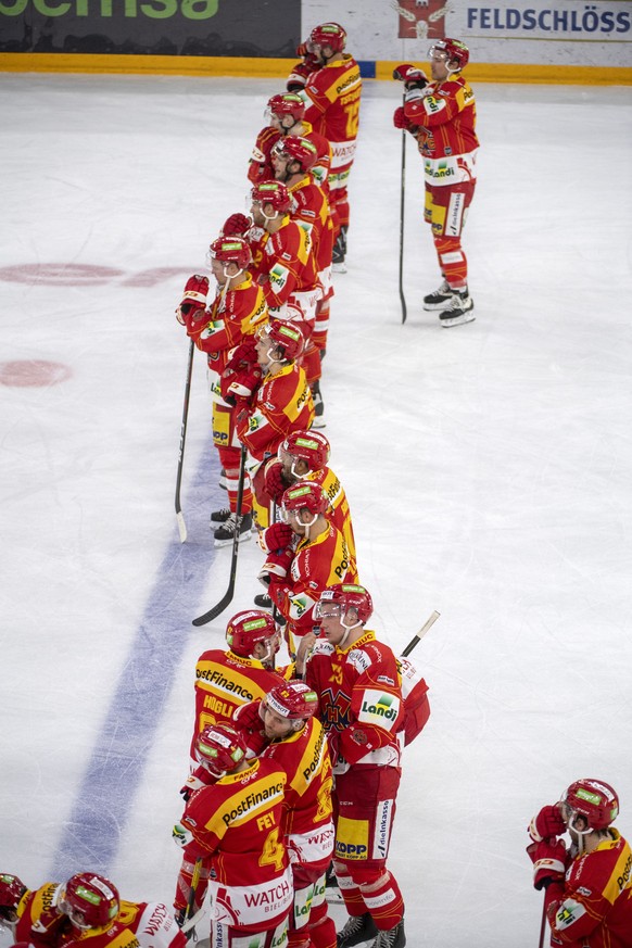 Biels Spieler geschlagen, nach dem Meisterschaftsspiel der National Leaguel, zwischen dem EHC Biel und dem HC Lausanne, am Freitag, 26. Oktober 2018 in der Tissot Arena in Biel. (KEYSTONE/Marcel Bieri ...