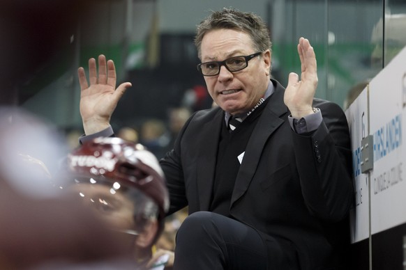 Geneve-Servette&#039;s Head coach Chris McSorley gestures, during a National League regular season game of the Swiss Championship between Geneve-Servette HC and HC Davos, at the ice stadium Les Vernet ...