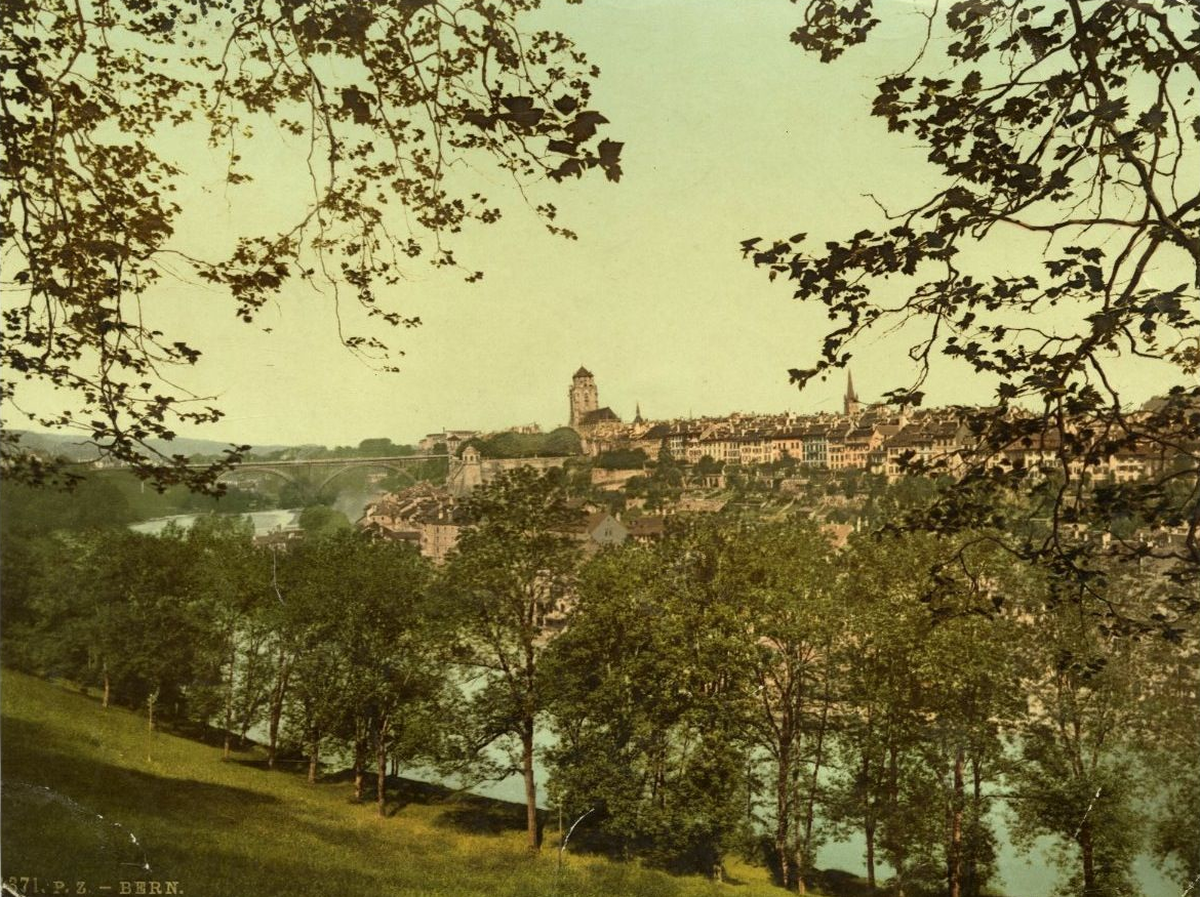 Bern. Das Münster hat noch keine Spitze. Diese wurde erst zwischen 1889 und 1893 aufgesetzt. 