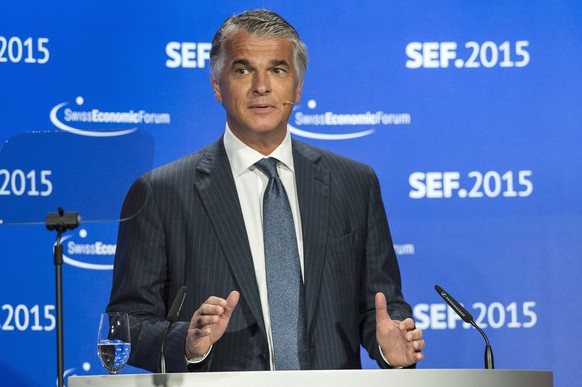 Sergio Ermotti, CEO UBS, spricht am Swiss Economic Forum, am Donnerstag, 4. Juni 2015, in Interlaken. (KEYSTONE/Peter Schneider)

Sergio Ermotti, CEO UBS, speaks during the Swiss Economic Forum (SEF)  ...