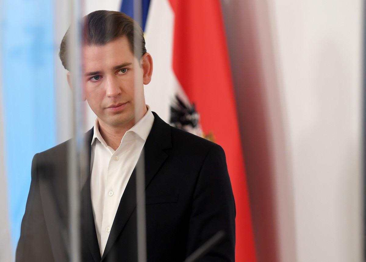 ABD0041_20201125 - WIEN - OESTERREICH: Bundeskanzler Sebastian Kurz (OEVP) waehrend des Pressefoyers nach einer Sitzung des Ministerrates per Videokonferenz am Mittwoch, 25. November 2020, in Wien. (K ...