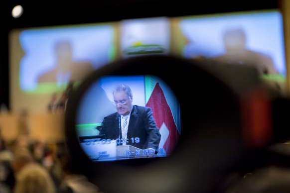 Le discour de Guy Parmelin, conseiller federal, UDC photographie dans l&#039;oeilleton d&#039;une camera, l&#039;UDC devrait prendre position sur l&#039;initiative No-Billag, lors de l&#039;assemblee  ...