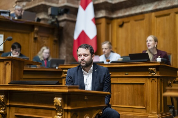 Simon Stadler, Mitte-UR, wartet auf seinen Einsatz am Rednerpult, an der Wintersession der Eidgenoessischen Raete, am Donnerstag, 5. Dezember 2024 im Nationalrat in Bern. (KEYSTONE/Alessandro della Va ...