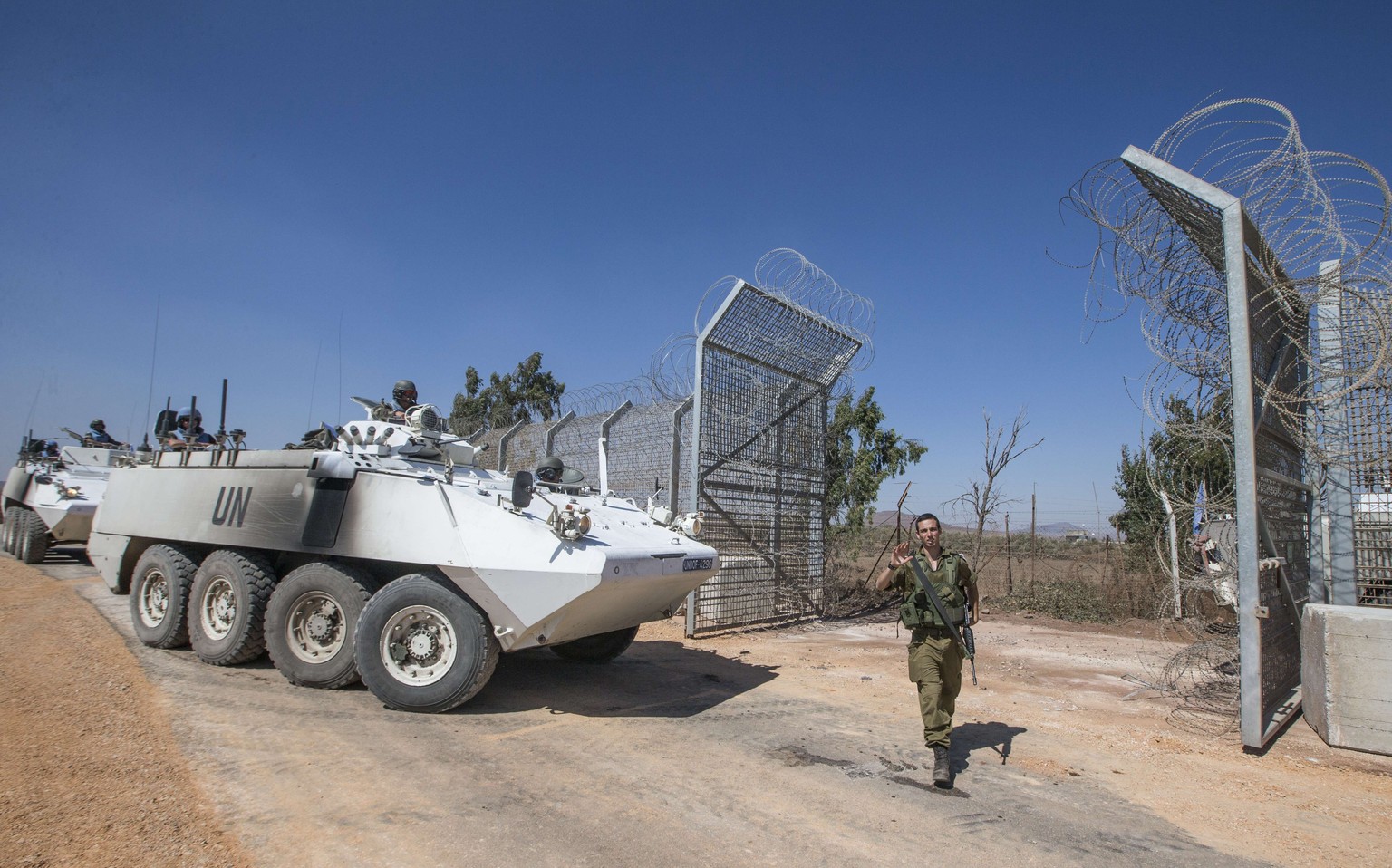 Bewaffnete Mitglieder der UNO-Militärbeobachtermission auf den Golanhöhen zwischen Syrien und Israel (28.08.2014)