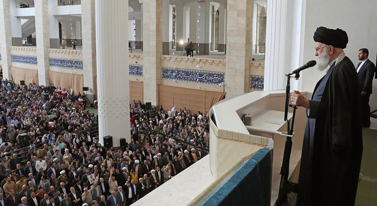 epa11269367 A handout photo made available by the Iranian supreme leader office shows Iranian Supreme Leader Ayatollah Ali Khamenei speaking during the Eid al-Fitr ceremony in Tehran, Iran, 10 April 2 ...