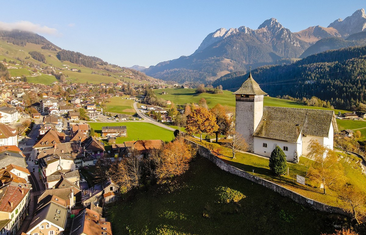 Drone shots from the Swiss alps. (Chateau d'Oex, Lac du Vernex)