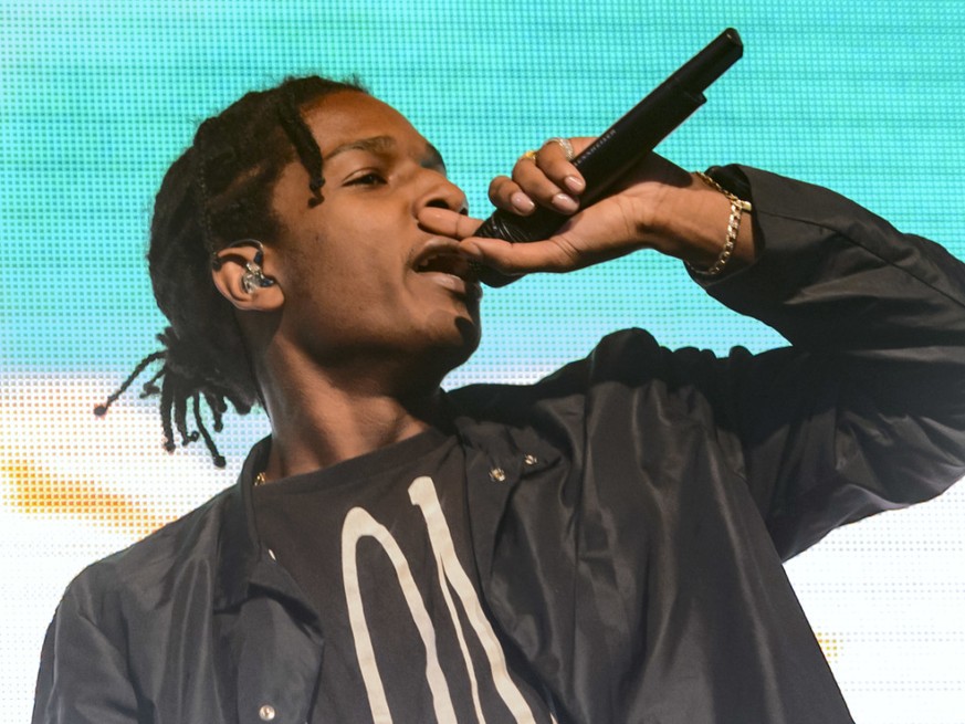 US-Präsident Donald Trump will für den in Schweden in Untersuchungshaft sitzenden US-Rapper Asap Rocky bürgen. Der Rapper war Ende Juni in Stockholm nach einem Konzert in eine Schlägerei verwickelt wo ...