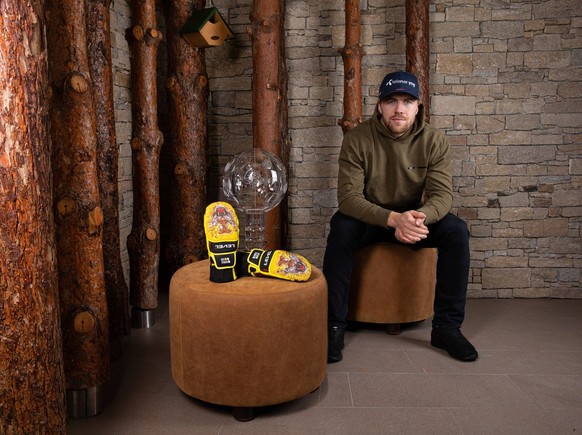 15.10.2020, Soelden, AUT, FIS Weltcup Ski Alpin, Gesamtweltcupsieger 2020, Portrait Fotoshooting, im Bild Gesamtweltcup Sieger Herren, Aleksander Aamodt Kilde NOR mit der grossen Kristallkugel // mens ...