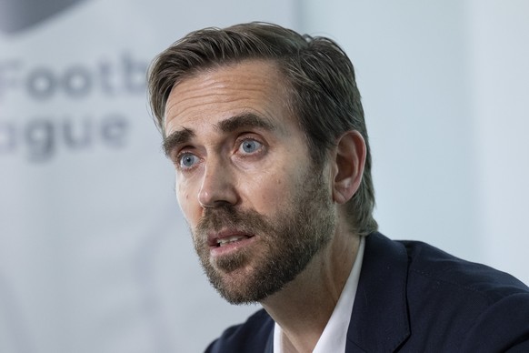 Claudius Schaefer, CEO, von der Swiss Football League, SFL, orientiert an einer Pressekonferenz ueber die Abstimmung zu den geplanten Playoffs, am Freitag, 11. November 2022, in Bern. Die Swiss Footba ...