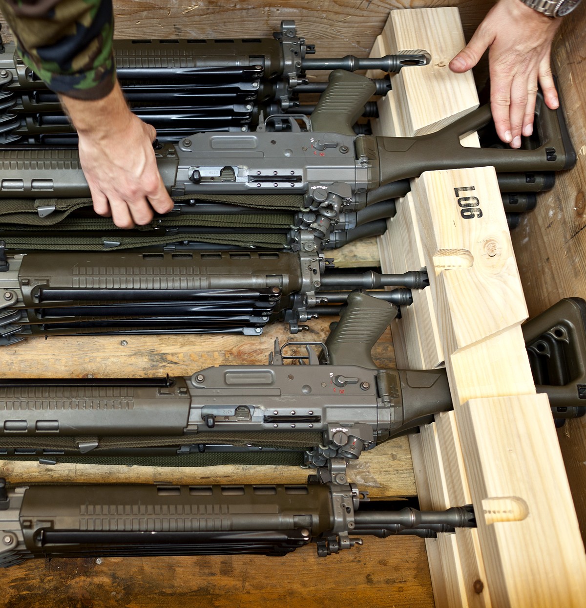 ARCHIV -- ZUR KEYSTONE-SDA-MELDUNG ZUR KORREKTUR-INITIATIVE GEGEN WAFFENEXPORTE STELLEN WIR IHNEN AM DIENSTAG, 11. DEZEMBER 2018, FOLGENDES BILDMATERIAL ZUR VERFUEGUNG -- 70 Sturmgewehr 90 haben in di ...
