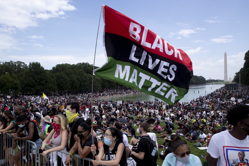 epa08632466 Crowds gather near the Lincoln Memorial before the start of &#039;Commitment March: Get Your Knee Off Our Necks&#039;, in Washington, DC, USA, 28 August 2020. The March on Washington comes ...