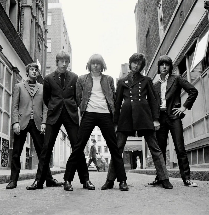 The Yardbirds aka “Bowler Hat” - Ormond Yard London 1966, Home Gered Mankowitz

Gered recalls: “Shot just outside my Ormond Yard studio, this portrait of the band features two of Britain’s greatest gu ...