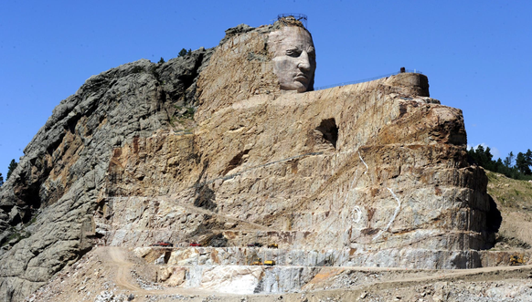 Die Antwort der Ureinwohner: Gleich neben Mount Rushmore entsteht das Crazy Horse Memorial.