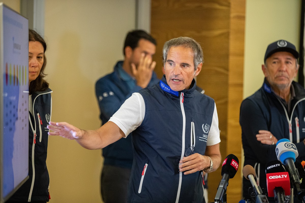 epa10155451 IAEA Director General Rafael Mariano Grossi attends a press conference about IAEA's Support and Assistance Mission to Zaporizhzhya (ISAMZ) upon his return from Ukraine, in Vienna, Aus ...