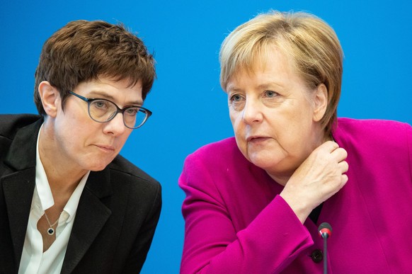 epa07129049 (L-R) CDU Secretary General Annegret Kramp-Karrenbauer, German Chancellor Angela Merkel, prior to a Federal Board Meeting of the Christian Democratic Union (CDU) at the CDU&#039;s headquar ...
