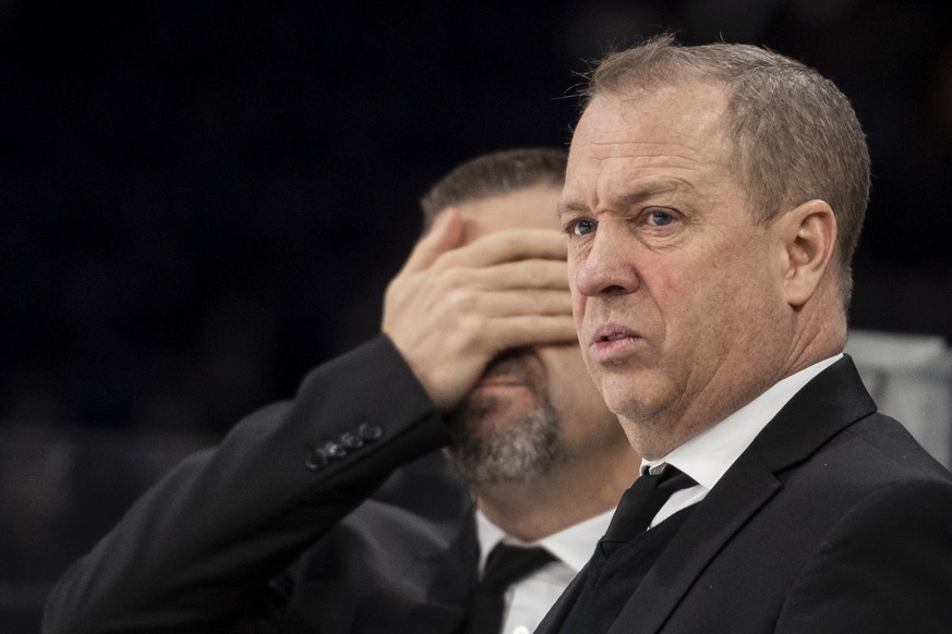 Luganos Cheftrainer Greg Ireland reagiert im Eishockeyspiel der National League zwischen den ZSC Lions und dem HC Lugano am Dienstag, 8. Januar 2019, im Zuercher Hallenstadion. (KEYSTONE/Ennio Leanza)